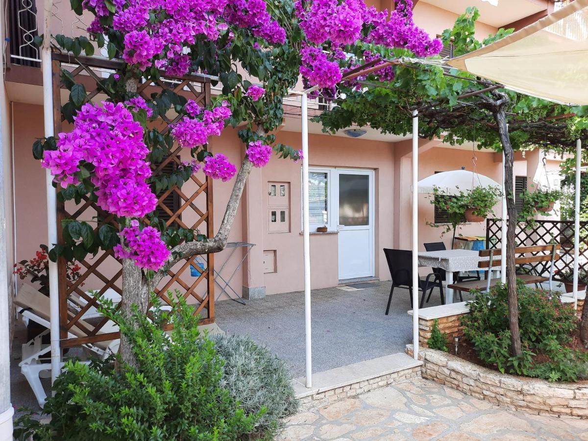 Apartment Nino In Πούλα Εξωτερικό φωτογραφία